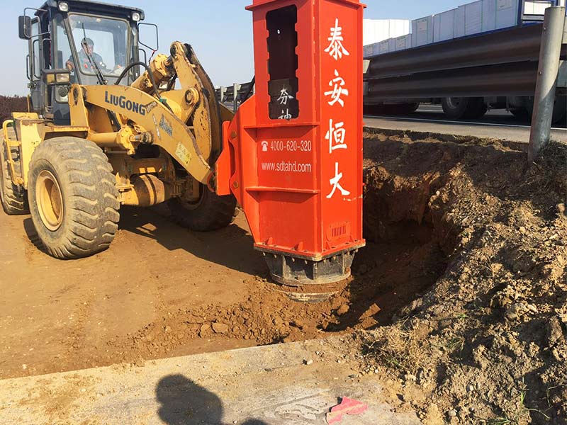 裝載機液壓夯實機 裝載機液壓夯實機