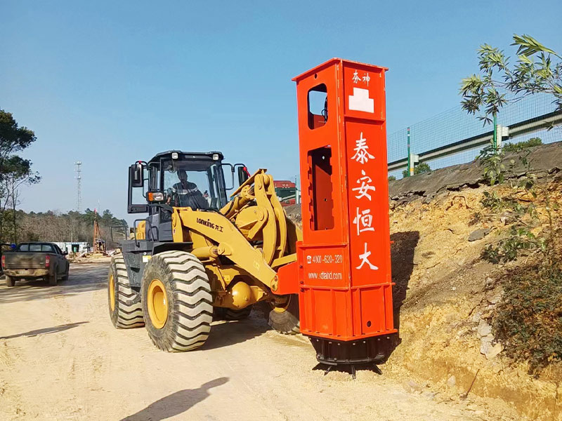鏟車打夯機(jī) 鏟車打夯機(jī)