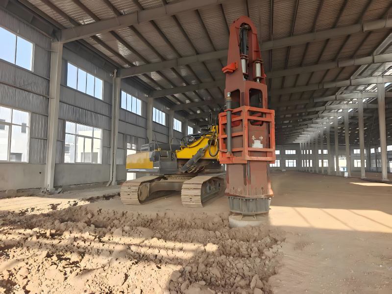 HC240液壓夯實(shí)機(jī)  落錘16噸，可壓實(shí)5米以上，高速液壓夯實(shí)機(jī)廠(chǎng)房地基壓實(shí)作業(yè)